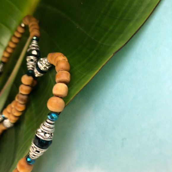 23 1/2" natural Tulasi with Om pendant and dark teal blue beads 40.00 - Picture 6 of 11